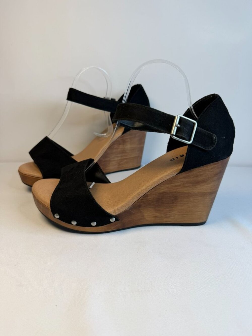 Torrid Black Fabric Platform Wedge Stud Detail Sandals Women Size 10.5